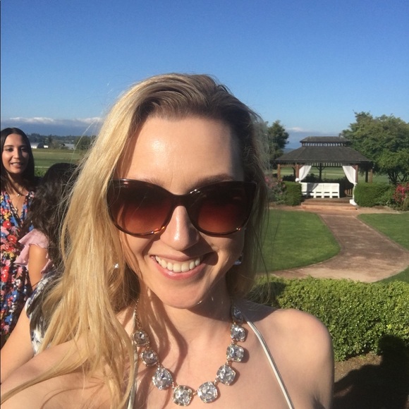 Meet your Posher, Amanda - Picture 1 of 1